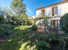 Terraced House in Domaine de Saint-endreol With Golf, SPA and Communal