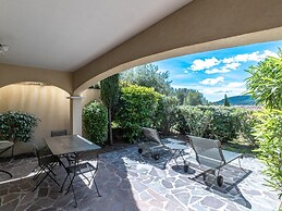 Terraced House in Domaine de Saint-endreol With Golf, SPA and Communal