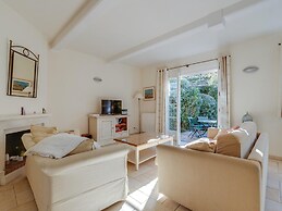 Terraced House in Domaine de Saint-endreol With Golf, SPA and Communal