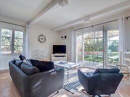 Terraced House in Domaine de Saint-endreol With Golf, SPA and Communal