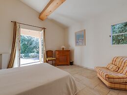 Terraced House in Domaine de Saint-endreol With Golf, SPA and Communal