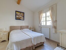 Terraced House in Domaine de Saint-endreol With Golf, SPA and Communal