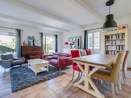 Terraced House in Domaine de Saint-endreol With Golf, SPA and Communal