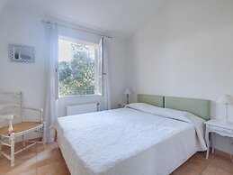 Terraced House in Domaine de Saint-endreol With Golf, SPA and Communal