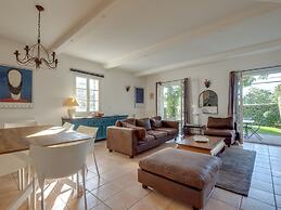 Terraced House in Domaine de Saint-endreol With Golf, SPA and Communal