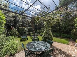 Terraced House in Domaine de Saint-endreol With Golf, SPA and Communal