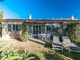 Terraced House in Domaine de Saint-endreol With Golf, SPA and Communal