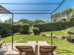 Terraced House in Domaine de Saint-endreol With Golf, SPA and Communal