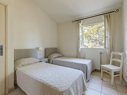 Terraced House in Domaine de Saint-endreol With Golf, SPA and Communal