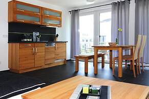 Apartment House Calmsailing, Borgerende