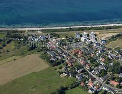 Apartment House Calmsailing, Borgerende