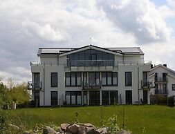 Apartment House Calmsailing, Borgerende