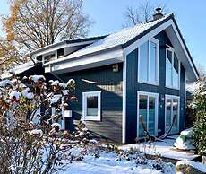 Lovely Holiday Home in Dummer Near Lake