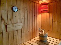 Lovely Holiday Home in Dummer Near Lake