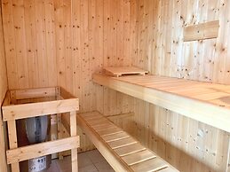 Lovely Holiday Home in Dummer Near Lake