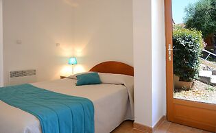 Residence Alba Rossa, Serra-di-ferro, Accommodation With Terrace or Ba