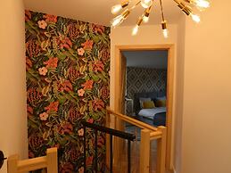 Semi-detached House Directly on the Lake, Stare Czaple