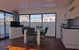 Houseboat in Boltenhagen