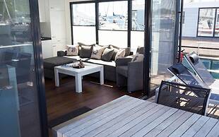 Houseboat in Boltenhagen