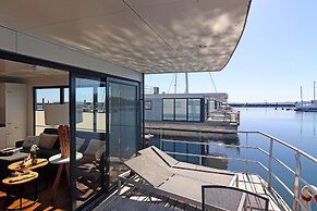 Houseboat in Boltenhagen