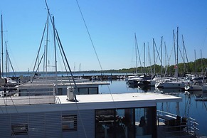 Houseboat in Boltenhagen