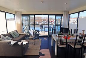 Houseboat in Boltenhagen