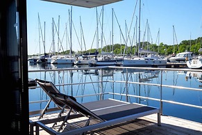 Houseboat in Boltenhagen