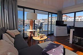 Houseboat in Boltenhagen