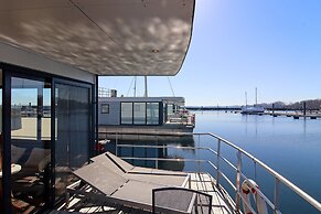 Houseboat in Boltenhagen