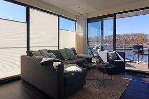 Houseboat in Boltenhagen