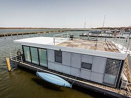 Houseboat in Ribnitz-damgarten