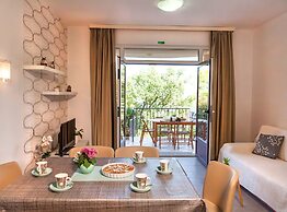 Splendid Beachfront Medveja Apartments