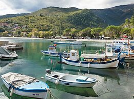 Splendid Beachfront Medveja Apartments