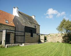 Comfortable Country Villa, Near Coast, Plougasnou