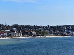 Apartments Panorama With sea View Directly at the Beach Promenade of L