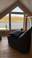 Scandinavian House Overlooking the Lake