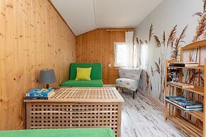 Scandinavian House Overlooking the Lake