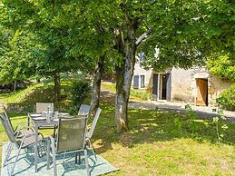 Tranquil Holiday Home in Soturac With Pool