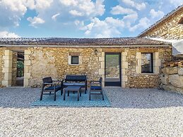 Tranquil Holiday Home in Soturac With Pool