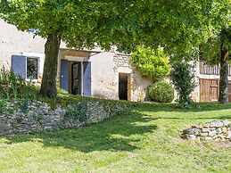 Tranquil Holiday Home in Soturac With Pool