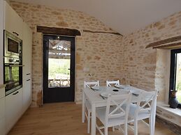 Tranquil Holiday Home in Soturac With Pool