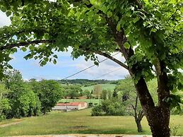Tranquil Holiday Home in Soturac With Pool
