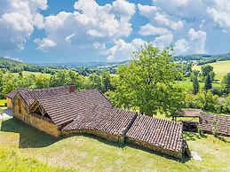 Tranquil Holiday Home in Soturac With Pool