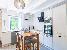 Tranquil Holiday Home in Soturac With Pool