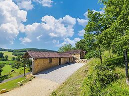 Tranquil Holiday Home in Soturac With Pool