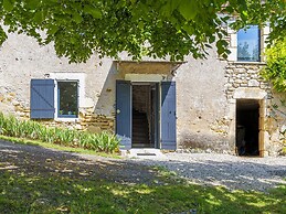Tranquil Holiday Home in Soturac With Pool