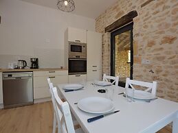 Tranquil Holiday Home in Soturac With Pool