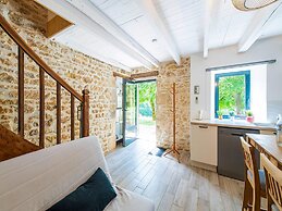 Tranquil Holiday Home in Soturac With Pool