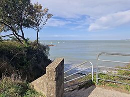 Lovely Apartment in a Prime Location With Direct Access to the Beach,