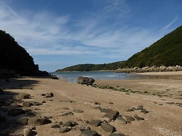 Apartment Near the Beach in Ploulec'h